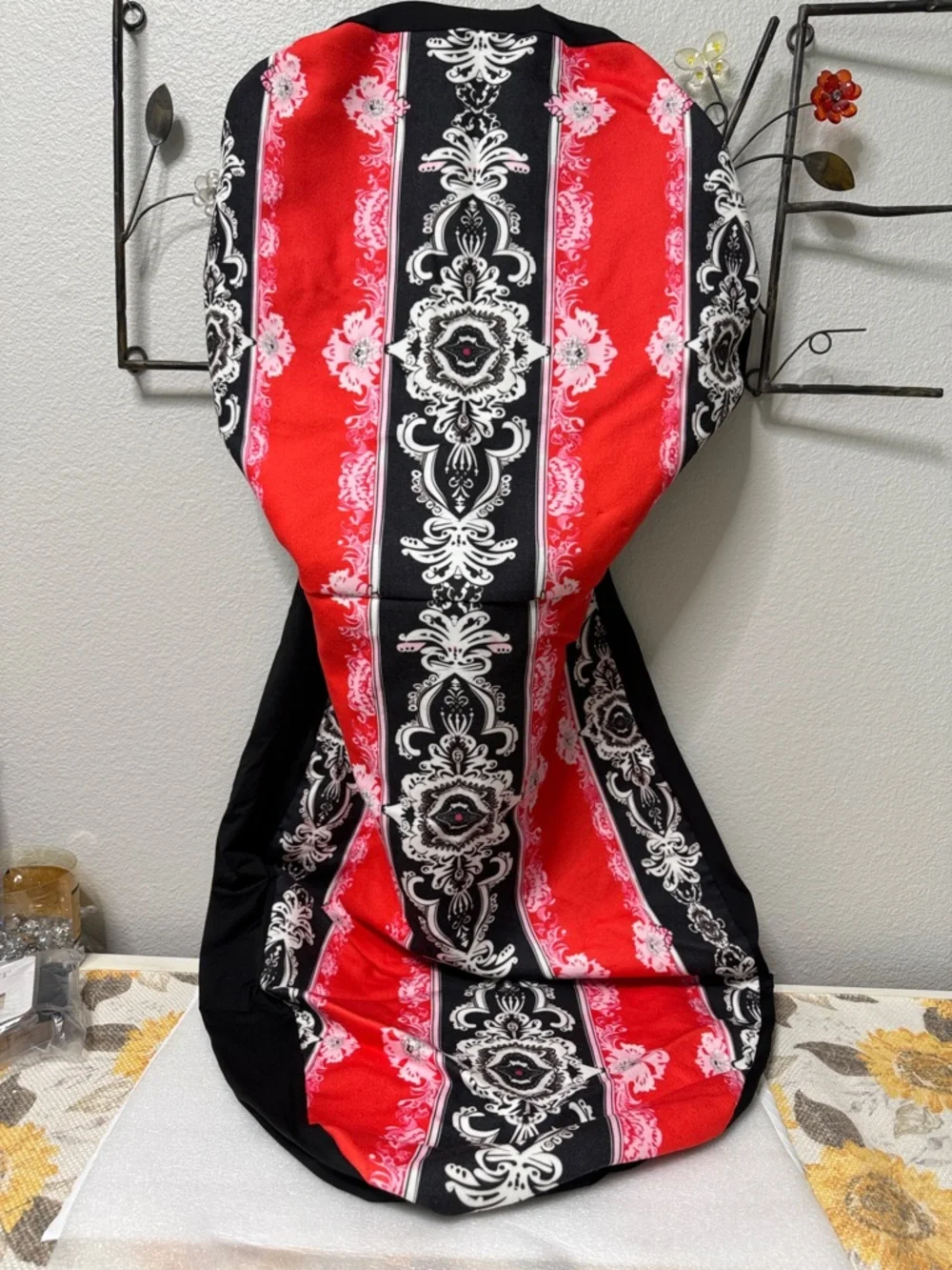 Decorative Red and Black Patterned Car Seat Cover